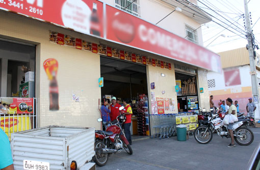 Brumado: Homem finge ser cliente e assalta supermercado