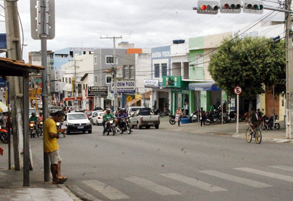 Endividados e inadimplentes crescem em setembro, aponta CNC