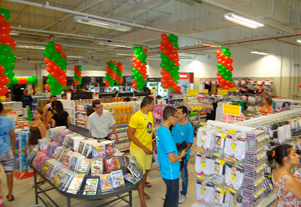 Confiança do consumidor sobe em fevereiro, diz FGV