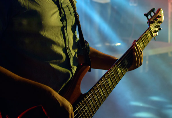 Aracatu: cursos gratuitos de instrumentos musicais são oferecidos na Escola Municipal de Música Ceciliano Lima e Silva