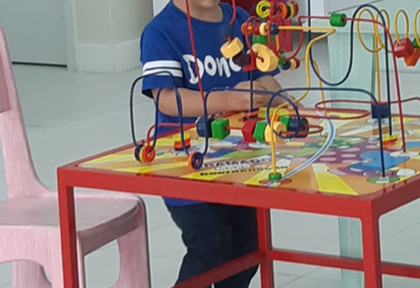 Brumado: pai de menino com Transtorno de Espectro Autista pede ajuda do poder público para tratamento 