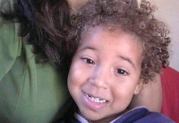 Bahia: Menina de dois anos morre engasgada com pedaço de carne