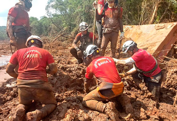 Número de mortos em Brumadinho chega a 150; 182 estão desaparecidos