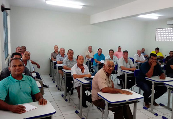 SMTT e SEST SENAT celebram o inicio do curso para toda a categoria de taxista em Brumado