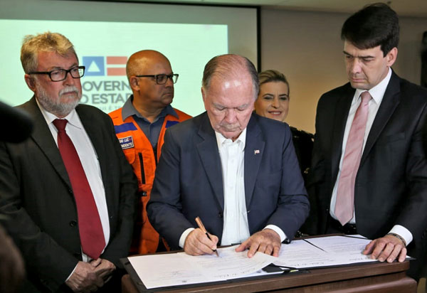 BA: Assinado decreto para apoio a cidades atingidas por manchas de óleo