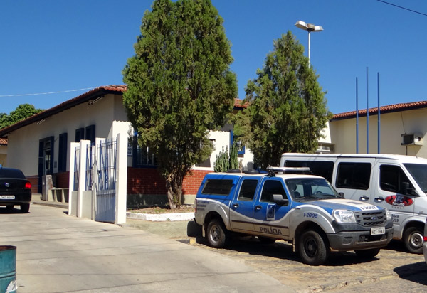 Brumado: homem esfaqueia amigo após descobrir suposta traição 