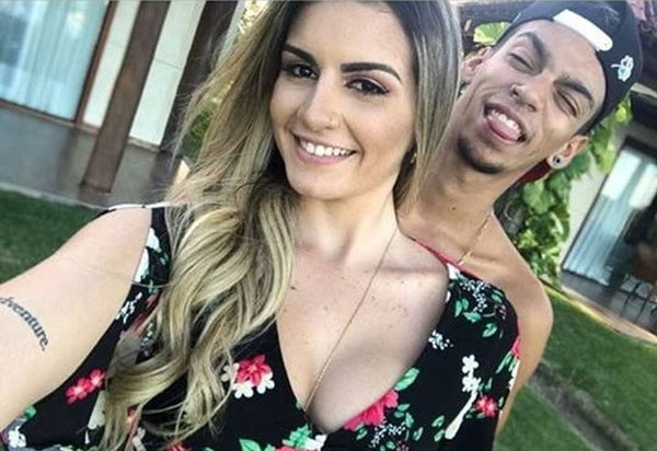 Prefeituras das cidades de Camaçari e Alagoinhas cancelam shows do cantor Devinho Novaes, acusado de agressão por ex-namorada