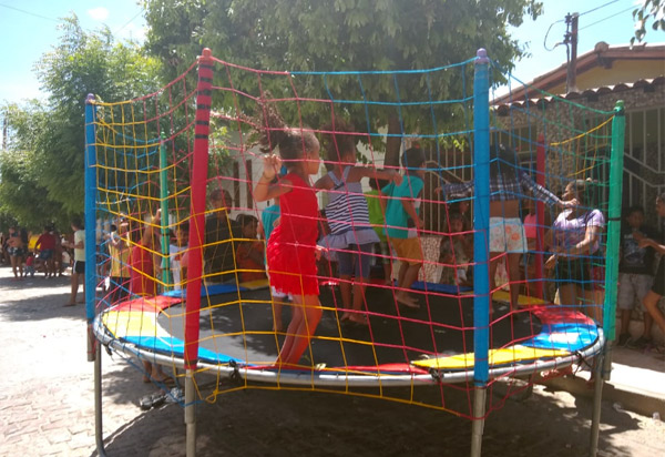 Brumado: Associação de Moradores do Bairro Dr. Juracy promoveu festa comemoração ao Dia das Crianças