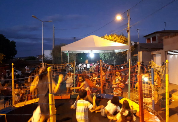 Brumado: moradores do Bairro Cidade das Esmeraldas promoveram festa do Dia das Crianças 