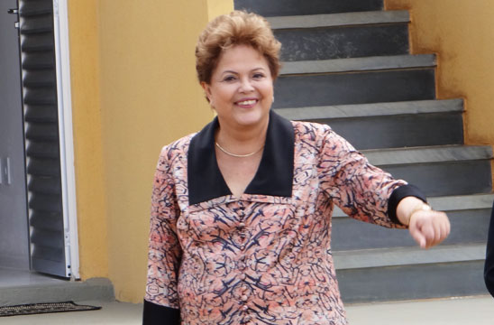 País termina 2013 melhor do que começou, diz Dilma na TV
