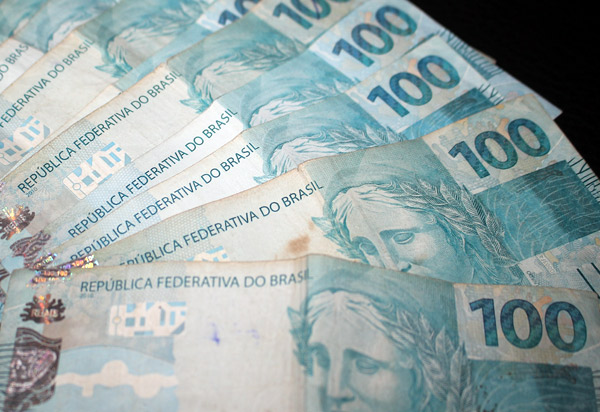 Pagamento do 13º salário injeta R$ 211,2 bilhões na economia