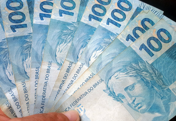 Diferença salarial entre homens e mulheres diminuiu de 2016 para 2017