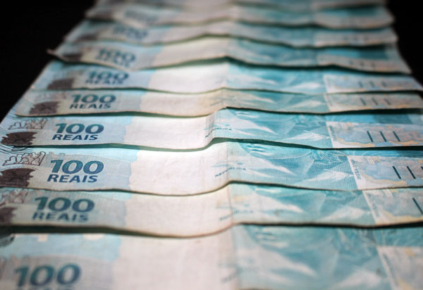 PIS: trabalhador nascido em setembro já pode sacar abono salarial 2017