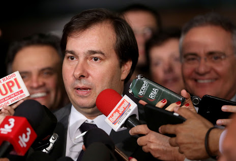 Deputado que faltar às sessões terá salário descontado, diz presidente da Câmara 