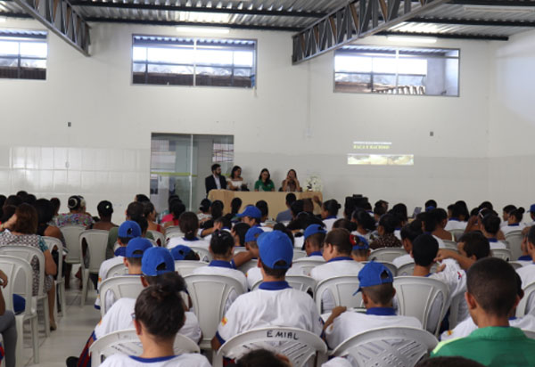 Brumado: DPE/BA lança cartilha sobre abordagem policial em escola do município