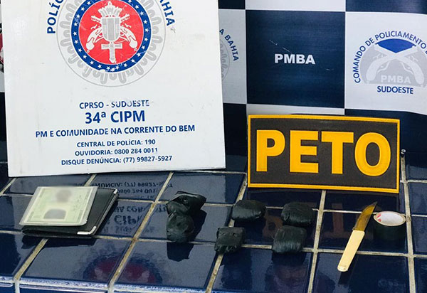 Brumado: Polícia apreende drogas e prende suspeitos de tráfico no bairro Dr. Juracy