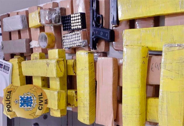 DTE de Conquista prende traficante flagrada com 50 kg de drogas