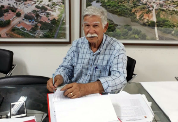 Assinado o Termo de Colaboração que celebra parceria entre o município de Brumado e o IEL