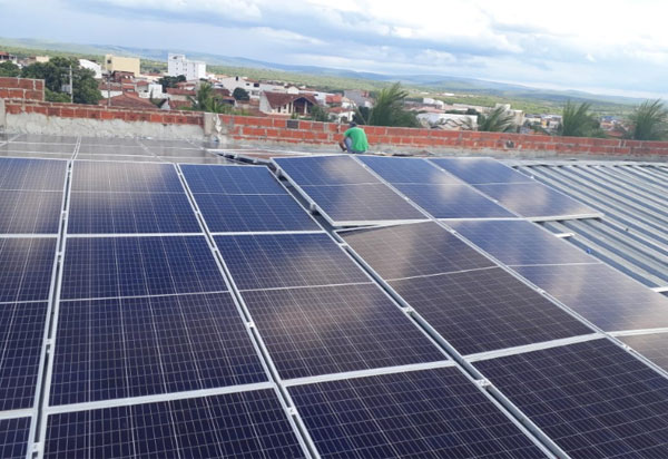 Caixa vai financiar compra de placas solares para residências