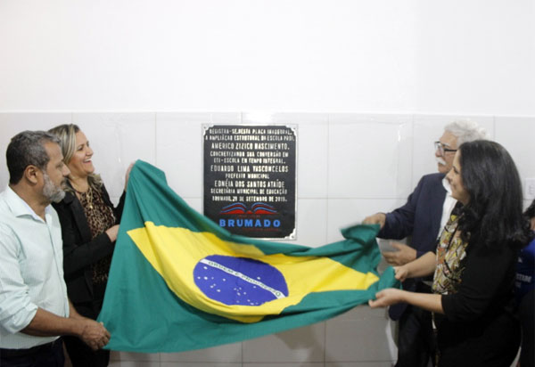Brumado: alunos e comunidade participam de inaugurações realizadas no distrito de Umburanas 