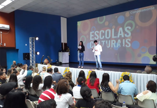 Projeto Escolas Culturais é implantado em Brumado com apresentações artísticas e culturais