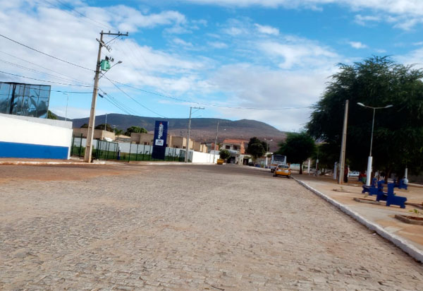 Brumado: Prefeitura informa que é proibida a instalação de barracas em frente à Policlínica Regional de Saúde