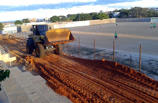 Aracatu: Prefeitura investe no estádio Carrapição