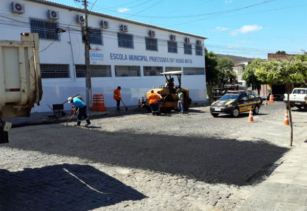 Brumado: SMTT inicia obras de instalação de faixas de pedestres elevadas