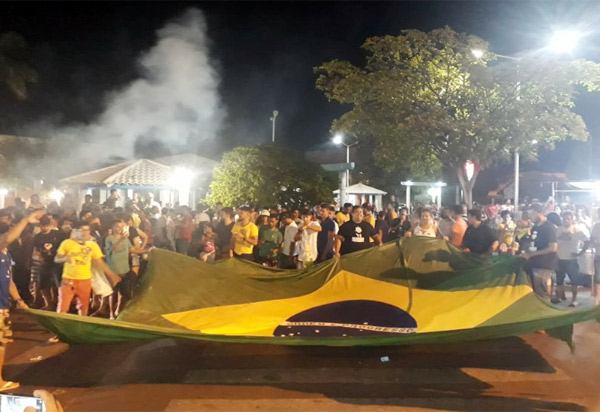 Brumado: Eleitores de Jair Bolsonaro comemoram vitória do novo Presidente da República