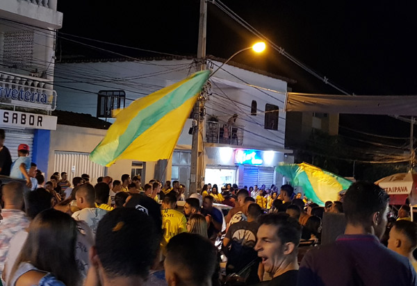 Brumado: Eleitores de Jair Bolsonaro comemoram vitória do novo Presidente da República