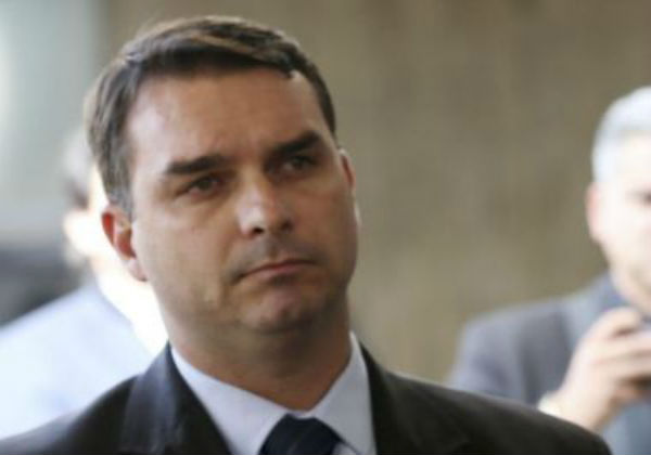 Relatório da Coaf aponta pagamento de título de R$ 1 milhão por Flávio Bolsonaro