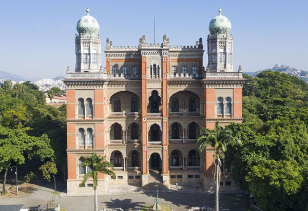 Fiocruz vê cenário favorável e sugere ações onde há menor vacinação