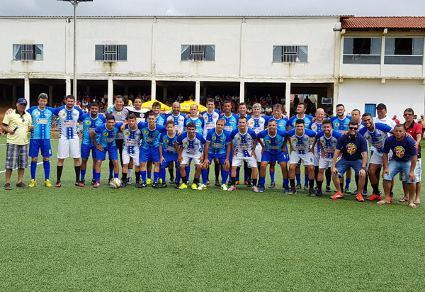 Futebol Solidário é realizado em Brumado com participação de jogadores profissionais e amadores