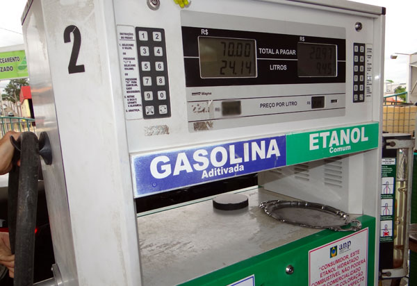 Bahia volta a reduzir ICMS sobre combustíveis