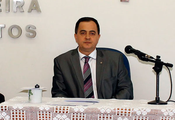 Câmara aprova Título de Cidadão Brumadense ao juiz Genivaldo Alves Guimarães