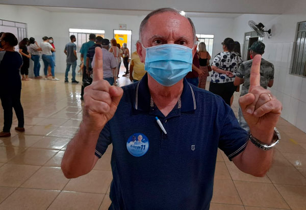Eleições 2020: Geraldo Azevedo foi o primeiro candidato a prefeito a votar em Brumado