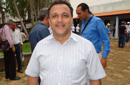 Pesquisa aponta que Gerardo Júnior venceria disputa contra Emerson Leal pela prefeitura de Livramento