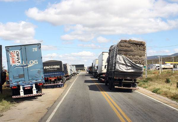 Greve dos caminhoneiros prejudica comércio varejista em maio, diz IBGE
