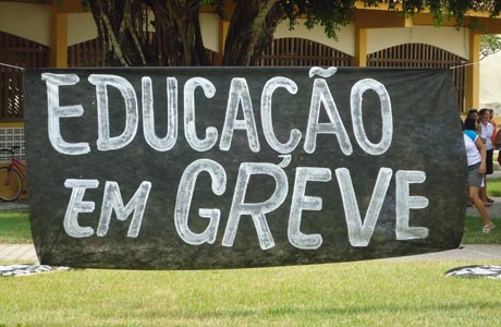 BAHIA: PROFESSORES ESTADUAIS ENTRARAM EM GREVE