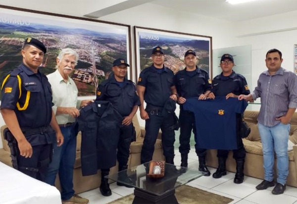 Guarda Civil Municipal de Brumado recebe novos uniformes