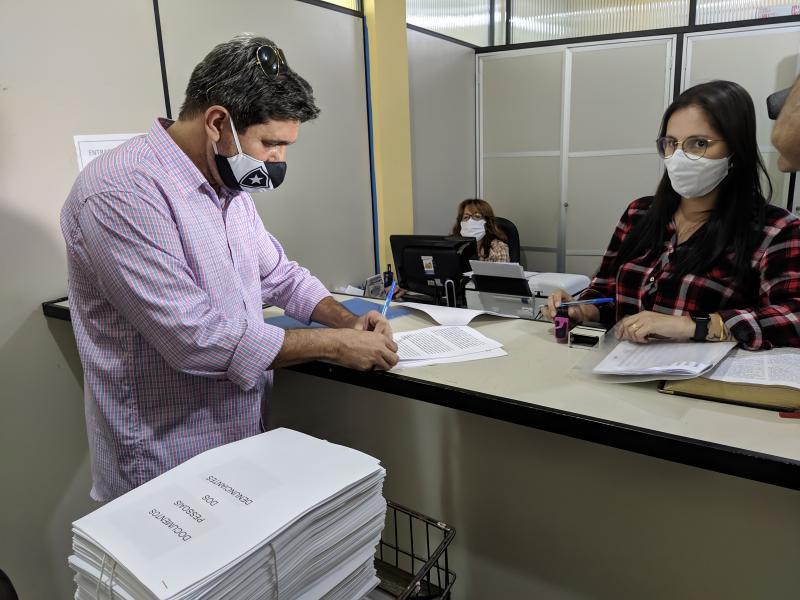 Brumado: Diretores da Aucib protocolaram pedido de impeachment contra o prefeito Eduardo Lima Vasconcelos