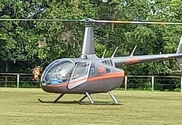 Helicóptero que transportava Vitor Bonfim fez pouso de emergência em campo de futebol em Itacaré
