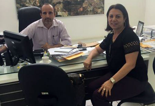 Brumado: Vereadora Ilka Abreu visita gabinete de secretário de infraestrutura agradecendo benefícios realizados para comunidades