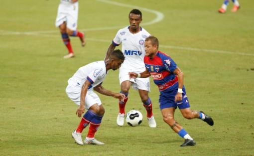 Copa do Nordeste: Bahia bate Fortaleza no Castelão e decide vaga na Fonte 