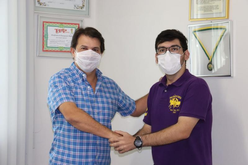 Em visita a Arthur Maia, João Vasconcelos tem sua pré-candidatura a vereador confirmada; deputado aprovou e já anunciou novos benefícios para Brumado