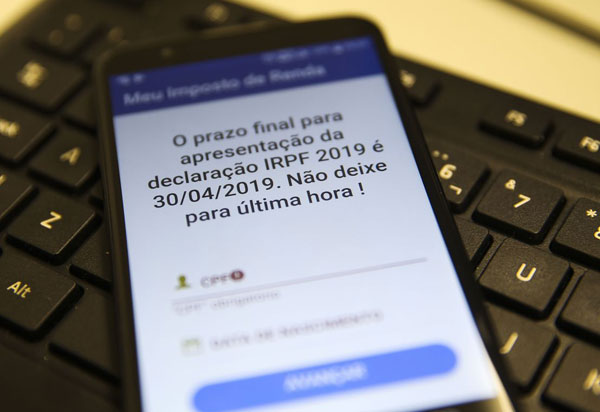 Contribuintes têm até hoje para entregar Imposto de Renda