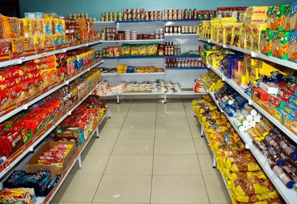 Puxada por alimentos e bebidas, inflação oficial sobe 0,32% em janeiro