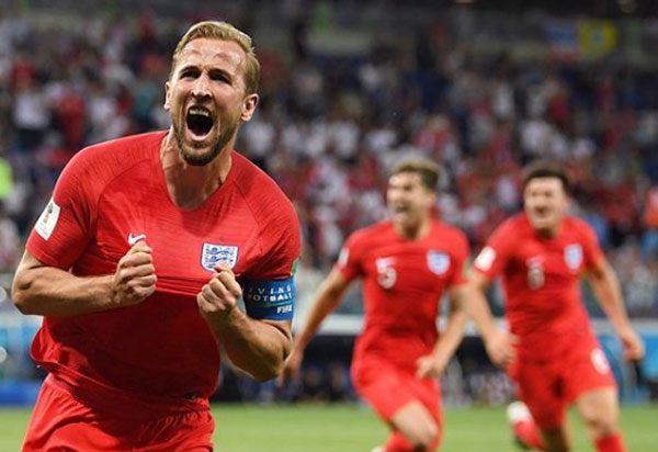 Inglaterra desempata no fim do segundo tempo e vence a Tunísia