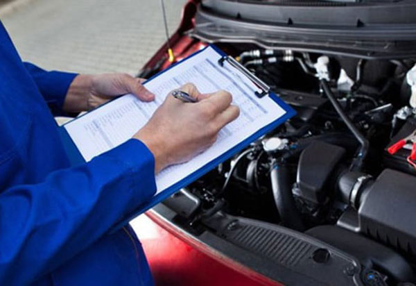 Detran faz leilão de veículos inservíveis para desafogar pátios de delegacias