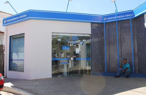 Atendimento em agências do INSS volta ao normal nesta quinta
